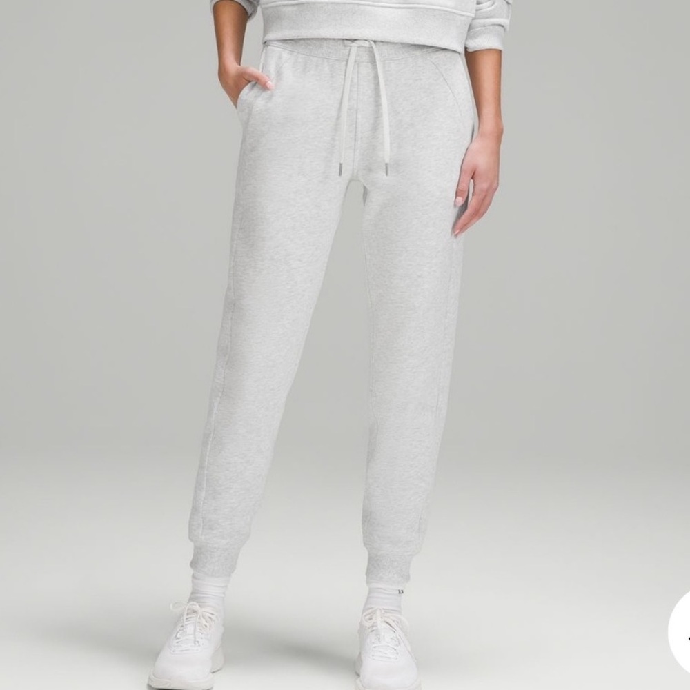 Lululemon Scuba Jogger Size 12 Light Heathered Grey